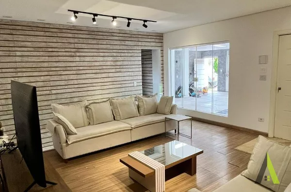 Sobrado em Condomínio Fechado de São Roque!