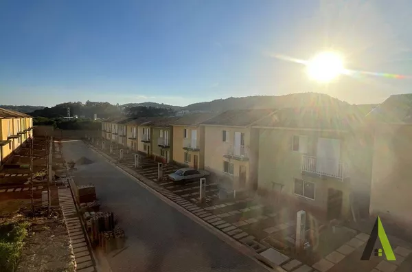  Sobrado em Condomínio Fechado em São Roque! 