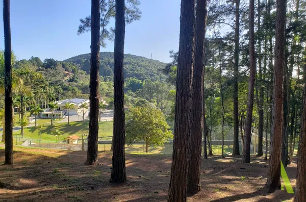 Chácara com Lago em São Roque! 
