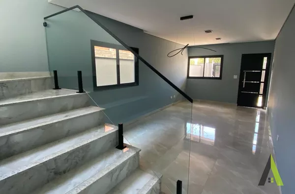 Sobrado em Bairro Tradicional em São Roque! 