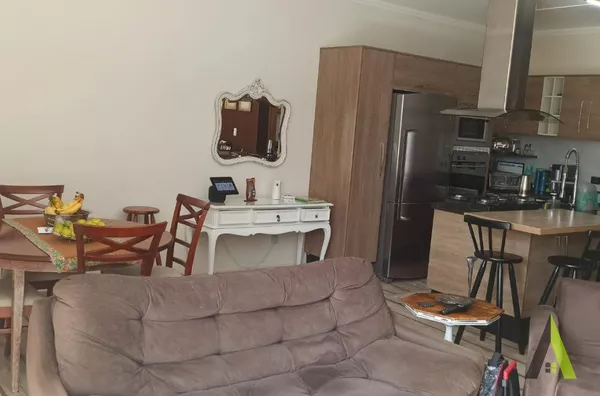  Sobrado coma Área Gourmet em Condomínio Fechado de São Roque!