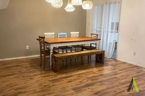 Sobrado em Condomínio Fechado em São Roque!