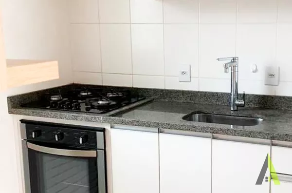 Casa em Condomínio Fechado, Rica em Armários Planejados em São Roque!