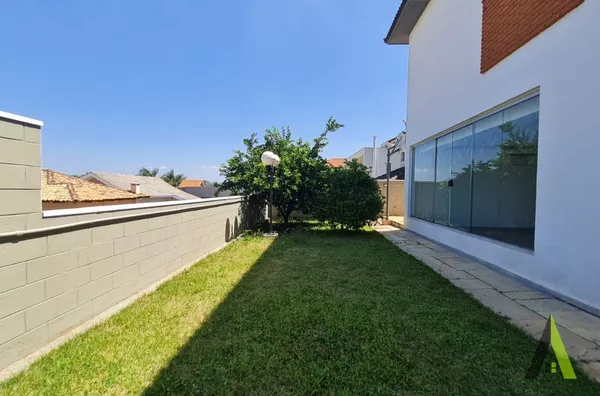 Casa em Condomínio no Alpha 5 Alphaville! 