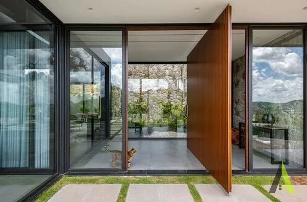 Casa de Alto Padrão em Condomínio de São Roque!