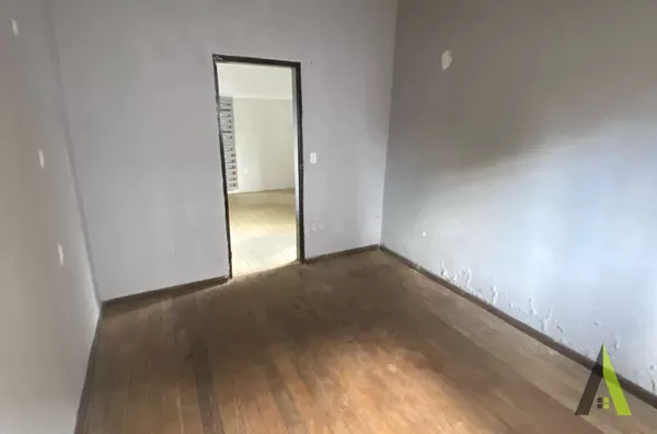 Ponto Comercial no Centro de São Roque! 