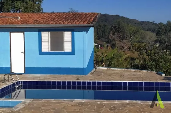 Sítio Rodeado de Muito Verde em São Roque!