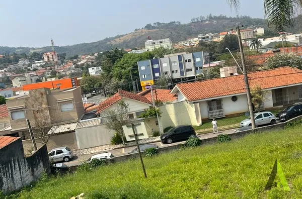 Terreno Pronto para Construir no Centro de São Roque!