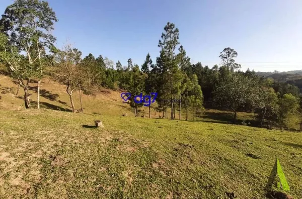 Sítio com 44.000 mil m² a Venda em São Roque! 