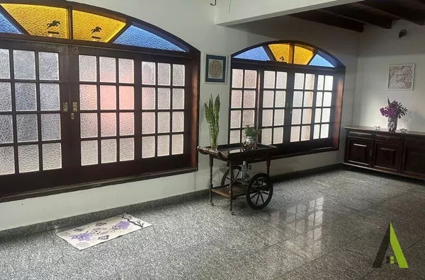 Casa Disponível para Locação em São Roque! 