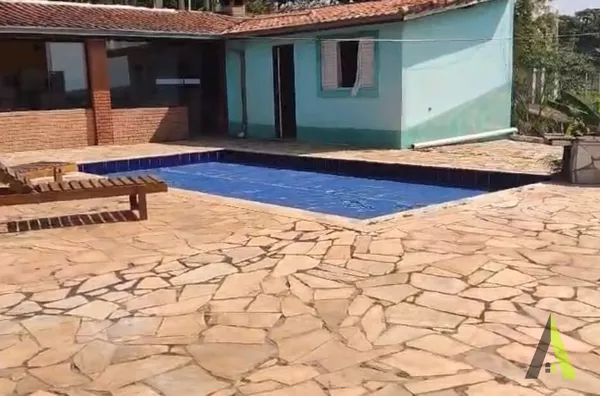 Sítio Rodeado de Muito Verde em São Roque!