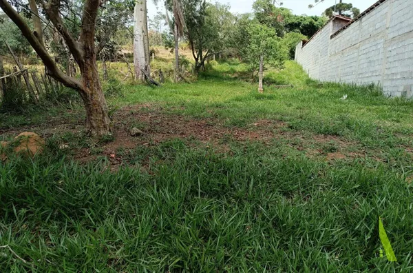 Terreno Plano na Estrada do Vinho em São Roque!