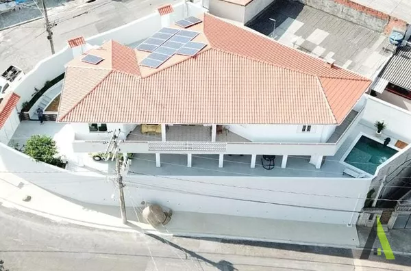 Casa Térrea com Área Gourmet Completa em São Roque!