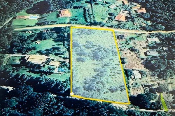 2 Terrenos Plano em São Roque!