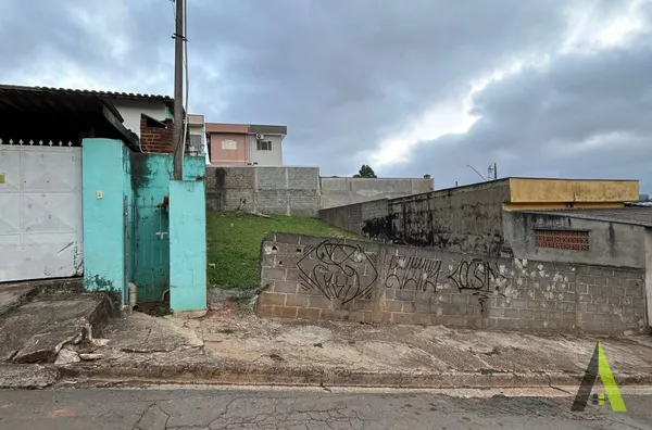Terreno Plano em Bairro Tradicional em São Roque! 