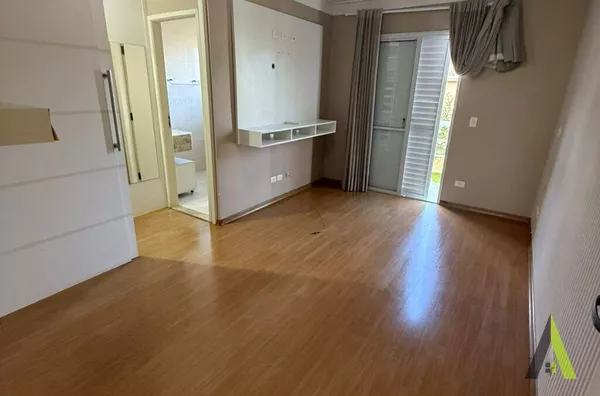 Sobrado em Condomínio Fechado em São Roque! 