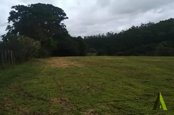 Terreno com Topografia Privilegiada na Estrada do Vinho em São Roque!