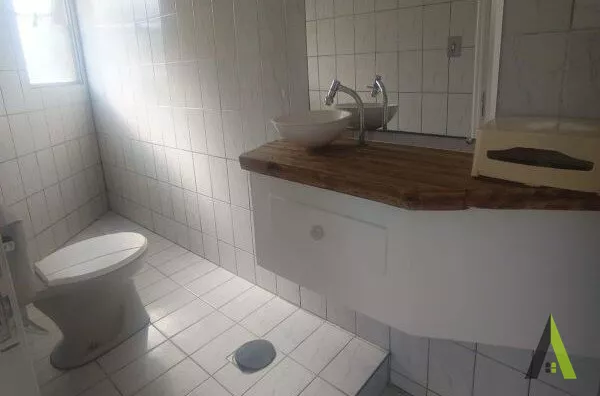 Sala Comercial no Centro de São Roque! 