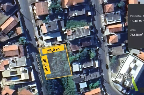 Terreno Plano em Bairro Tradicional de São Roque! 