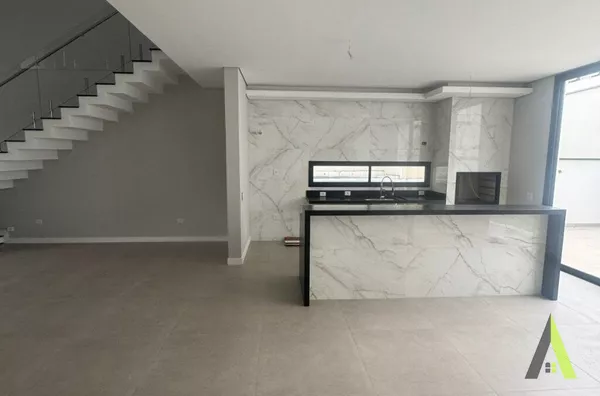 Sobrado em Condomínio Fechado com Acabamento de Primeira em São Roque!