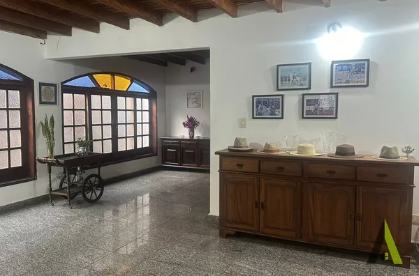 Casa Disponível para Locação em São Roque! 