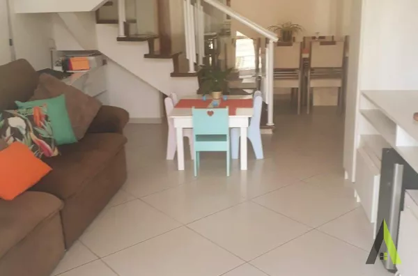 Casa em Condomínio Fechado em São Roque!