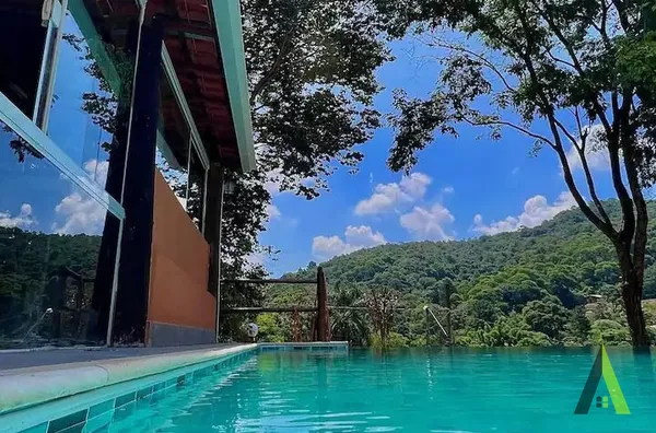 Casa de alto padrão mobiliada  em São Roque!