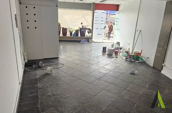 Ponto Comercial no Centro de São Roque! 