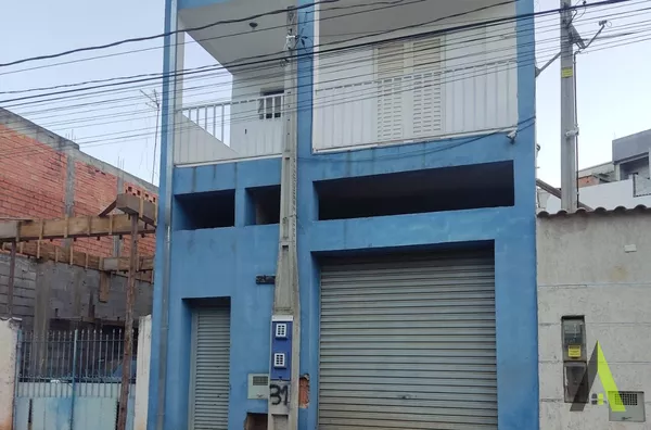 Sobrado com Ponto Comercial em Mairinque! 