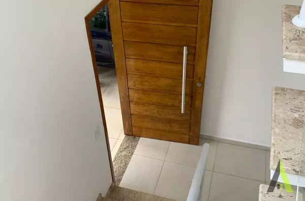 Casa Térrea em Condomínio Fechado de São Roque!