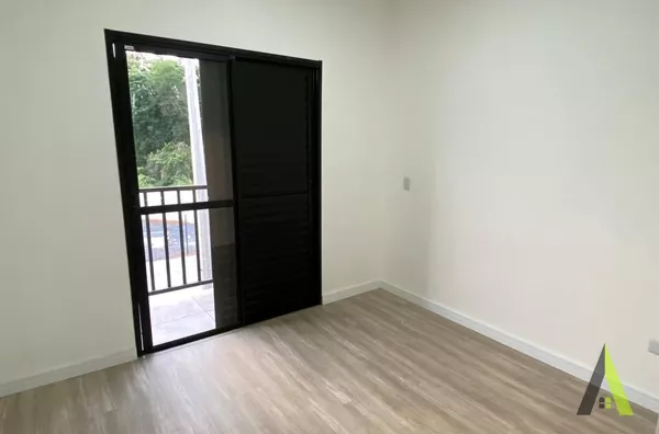 Casa em Condomínio Fechado em São Roque!