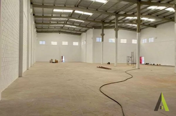 Galpão na Rodovia Presidente Castelo Branco!