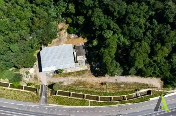 Área com Galpão frente pra Raposo Tavares em Marinque!