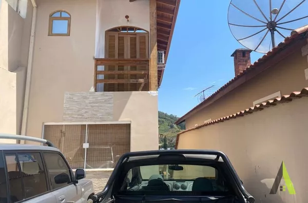 Sobrado em Bairro Tradicional de São Roque! 