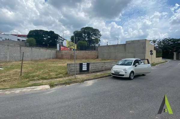 Terreno Plano em Bairro Tradicional em São Roque! 