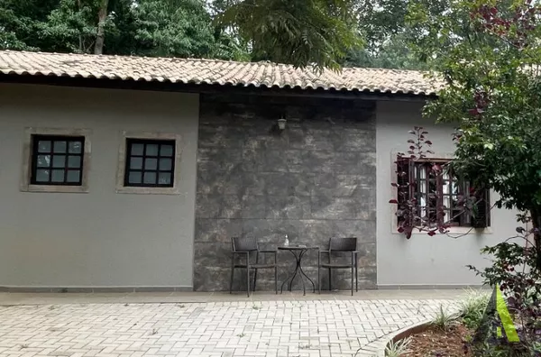 Chácara com Vista para Montanhas em Condomínio Fechado em São Roque!