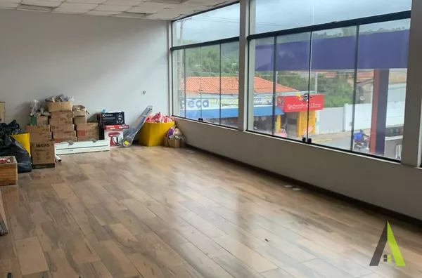 Ponto Comercial no Centro de São Roque