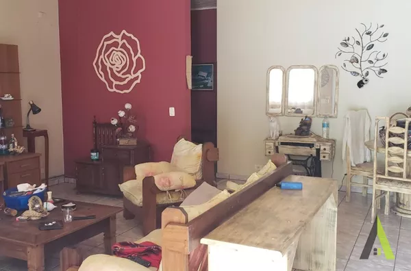 Casa em Condomínio Fechado em São Roque!