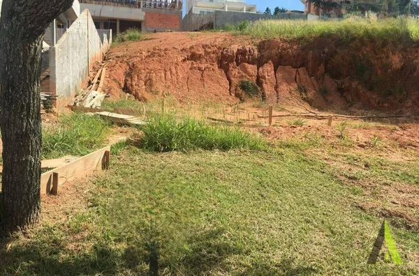 Terreno em Condomínio Fechado de Alto Padrão em São Roque!