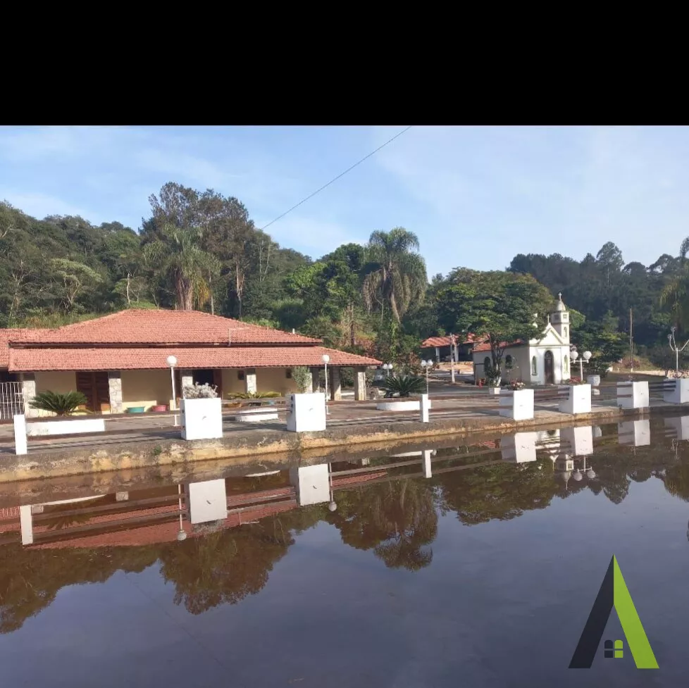 Sitio com Lago e Capela na Estrada do Vinho!  - SI335