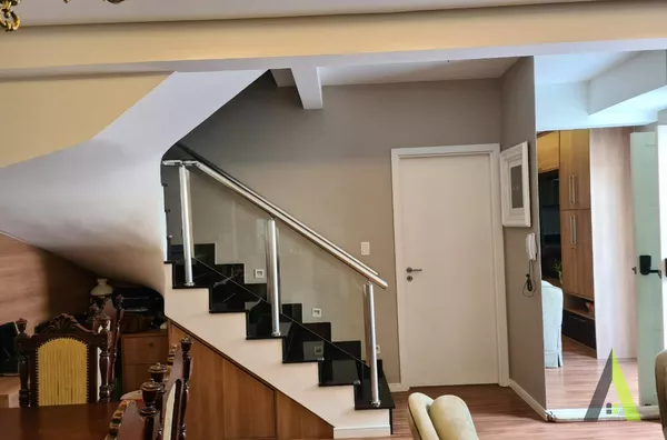 Casa em Condomínio Fechado em São Roque!