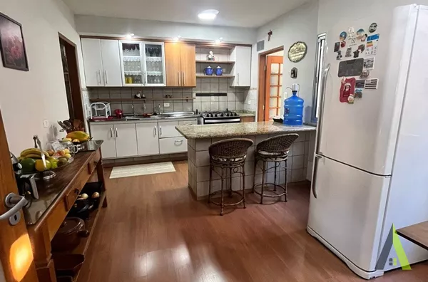 Casa em Condomínio Fechado em São Roque!