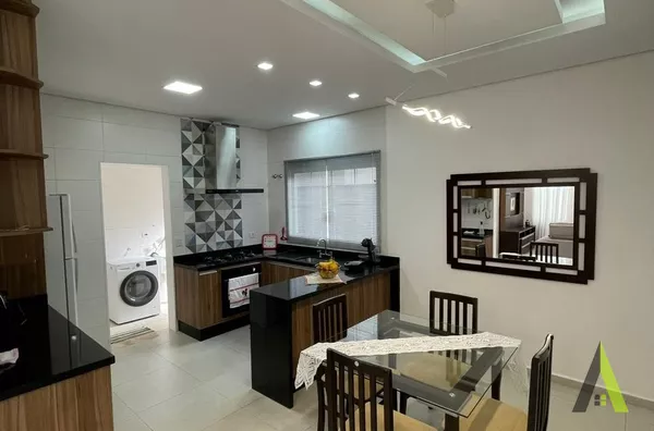  Casa Térrea em Condomínio de São Roque! 