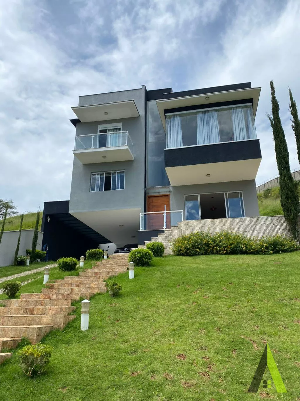 Casa de Alto Padro em Condomnio Fechado Rodeado de muito Verde em  So Roque! - CA439