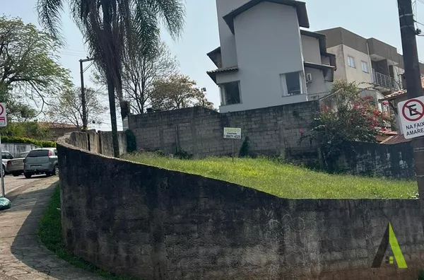 Terreno Pronto para Construir no Centro de São Roque!