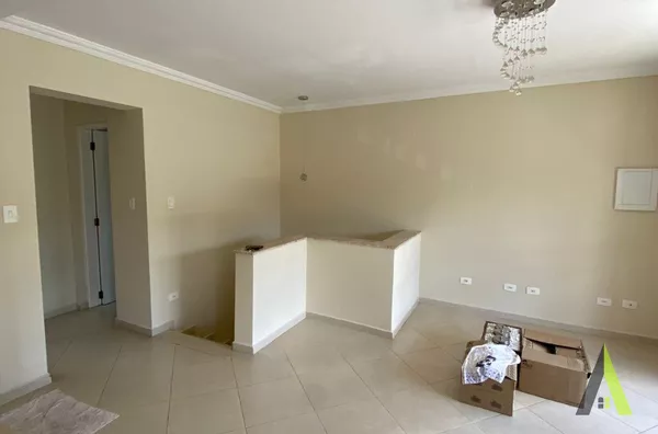 Casa em Bairro Tradicional em São Roque! 