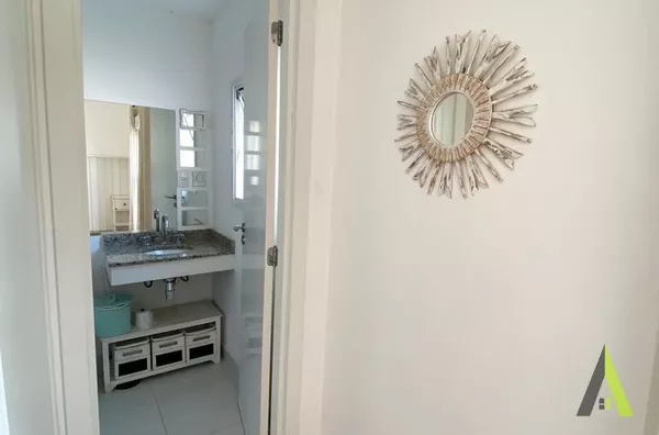 Sobrado em Condomínio Fechado em São Roque!