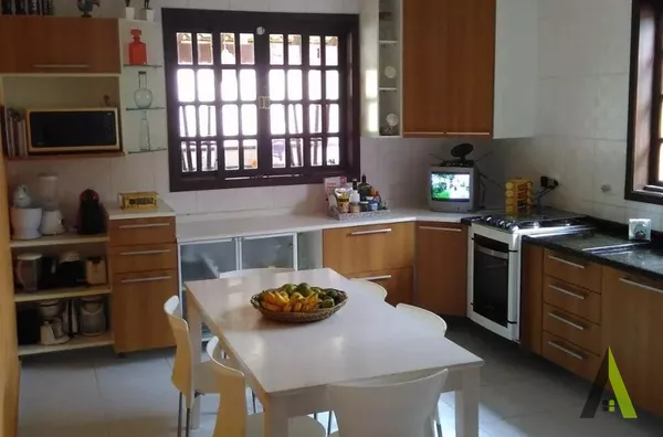 Sobrado de Alto Padrão com Vista Fantástica para a Cidade de São Roque! 