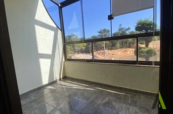 Apartamento Duplex no Centro de São Roque! 