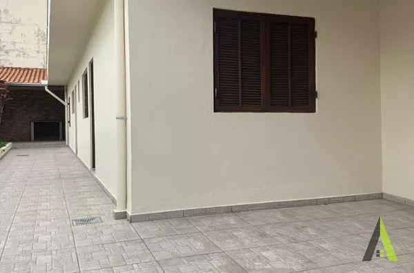 Casa com Acabamento Sofisticado em Mailasqui (Bairro) na Cidade de São Roque!